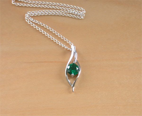 silver emerald necklace uk