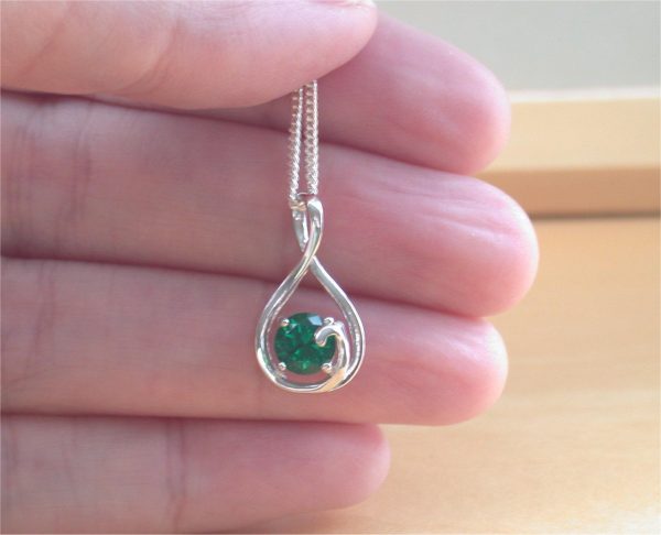 silver emerald pendant uk