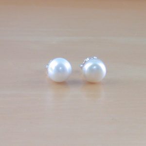 white freshwater pearl stud earrings