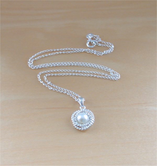 silver freshwater pearl necklace uk