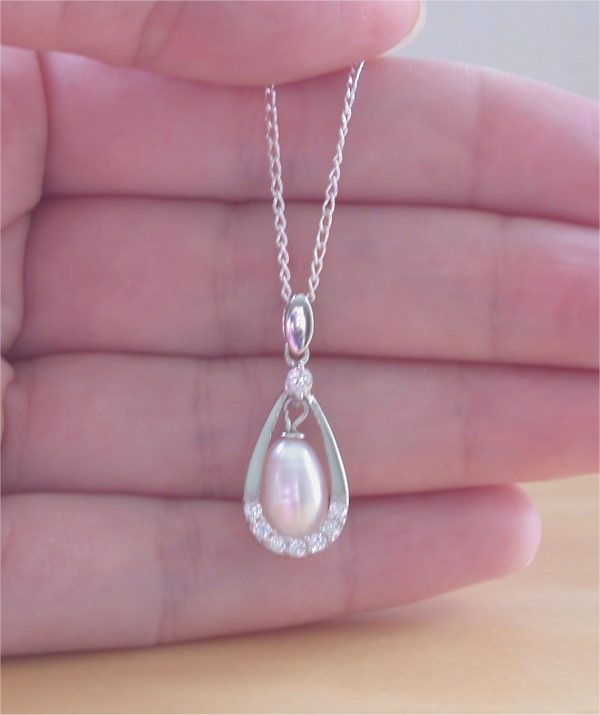 freshwater pearl and Cz necklace