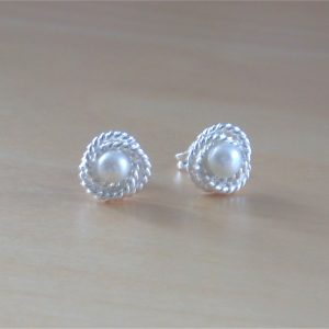 silver freshwater pearl stud earrings