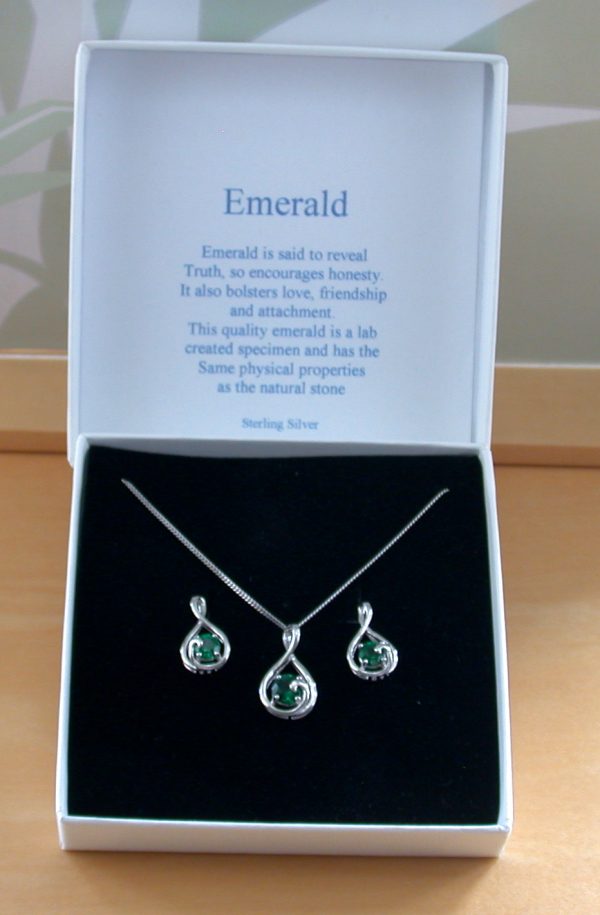 Emerald necklace and earrings uk