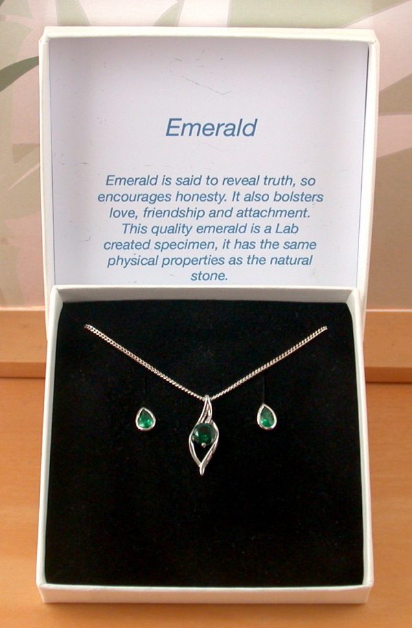emerald necklace and earrings set