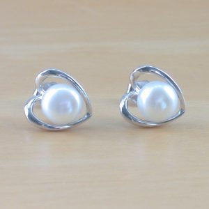 sterling silver freshwater pearl heart earrings