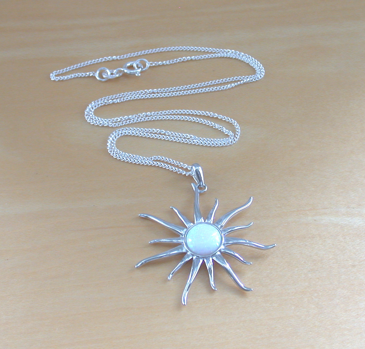 Sieraden Sieradensets White Opal Necklace with Zircon Luxury Jewelry Set Gifts For Women Wedding Gift Silver Sun Pendant Necklace & Sun Hoop Earrings Jewelry Set 