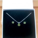 peridot solitaire necklace and earrings