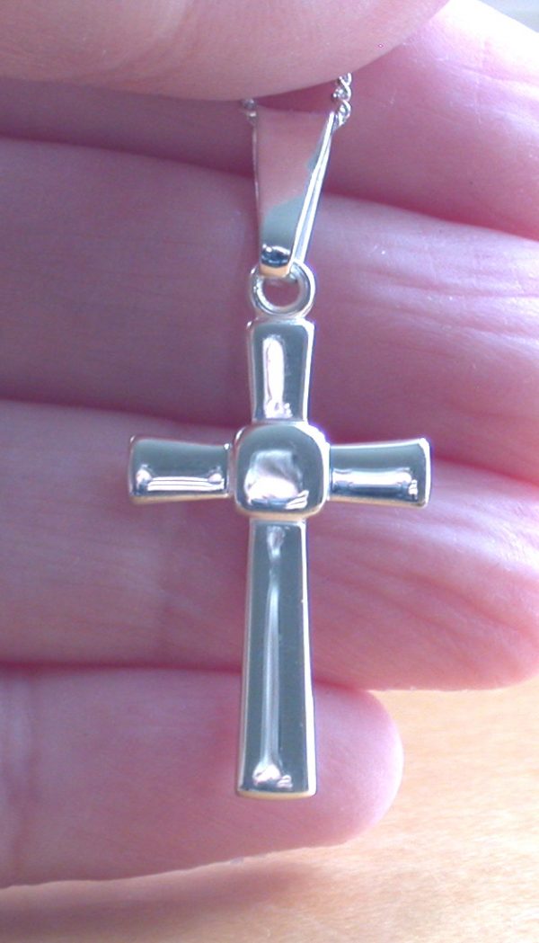 silver cross pendant uk