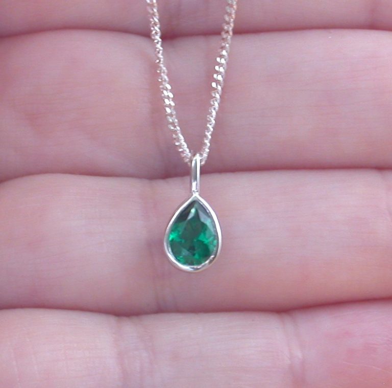 Emerald Jewellery UK Emerald Necklace,Earrings,Pendants Gemstone
