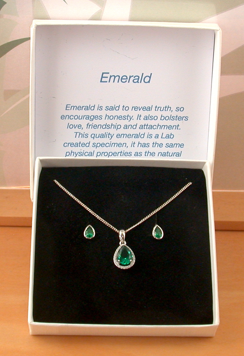 emerald necklace and earrings uk