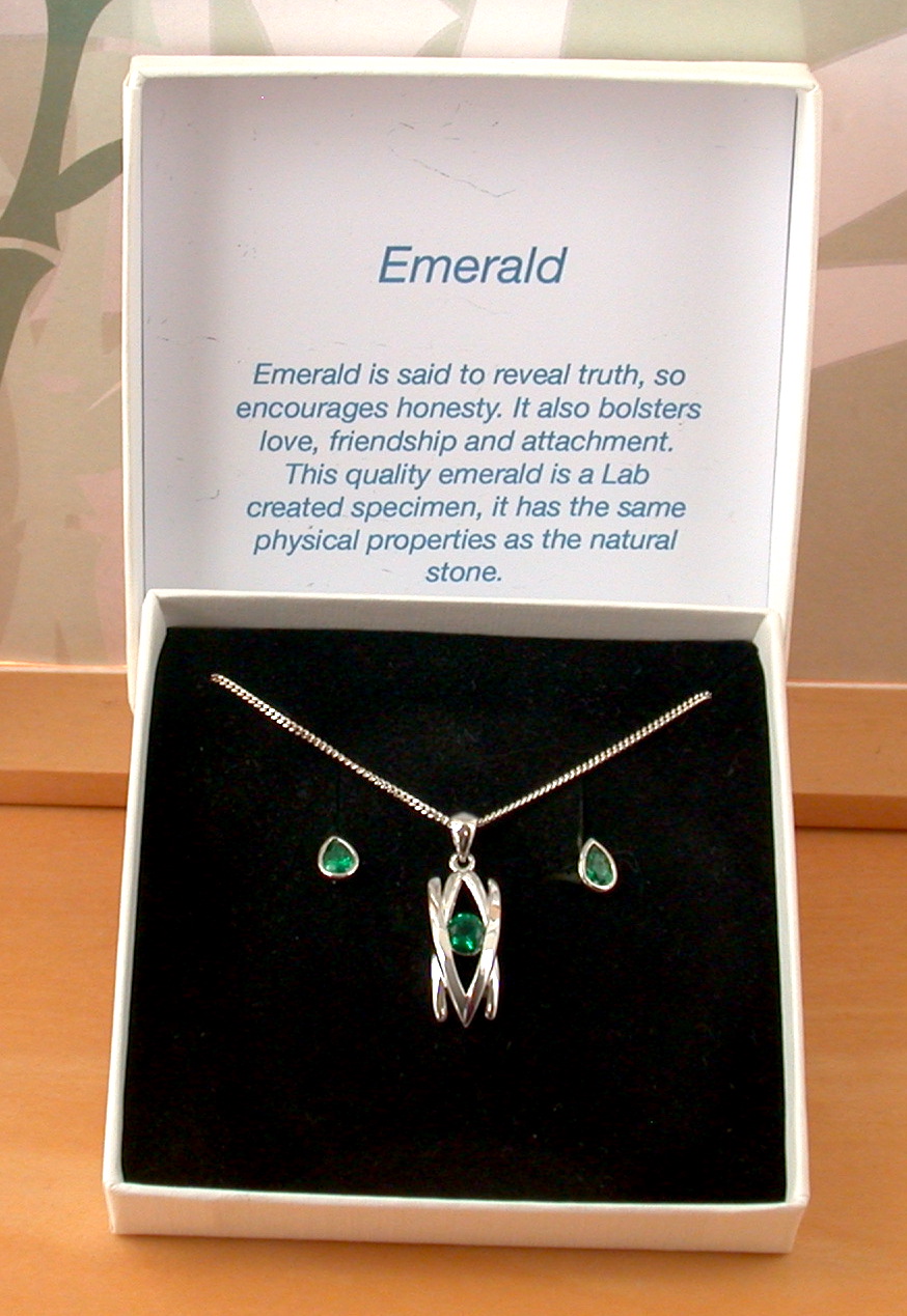 emerald necklace and earrings