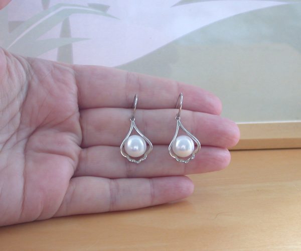 white freshwater pearl earrings