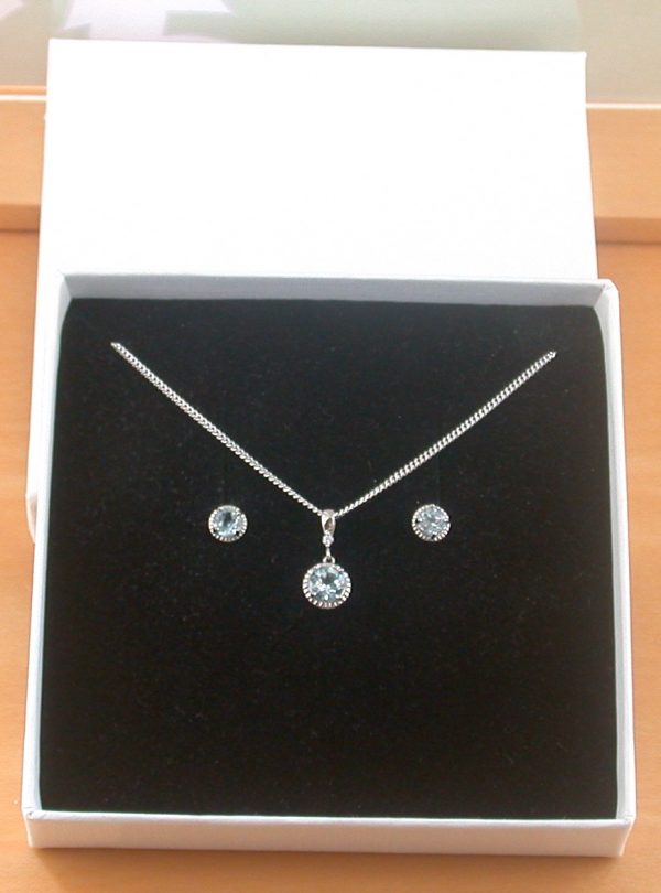 blue topaz necklace and earrings uk