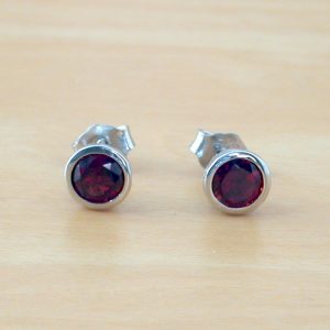 garnet stud earrings