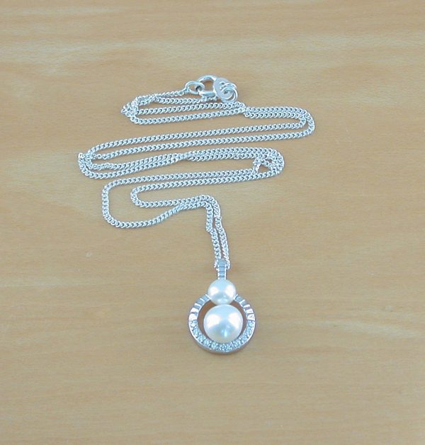 freshwater pearl necklace
