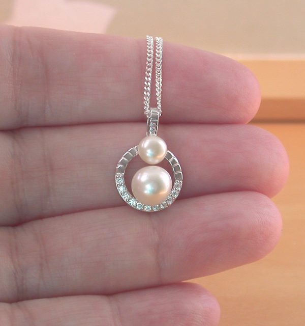 pearl and Cz pendant and chain