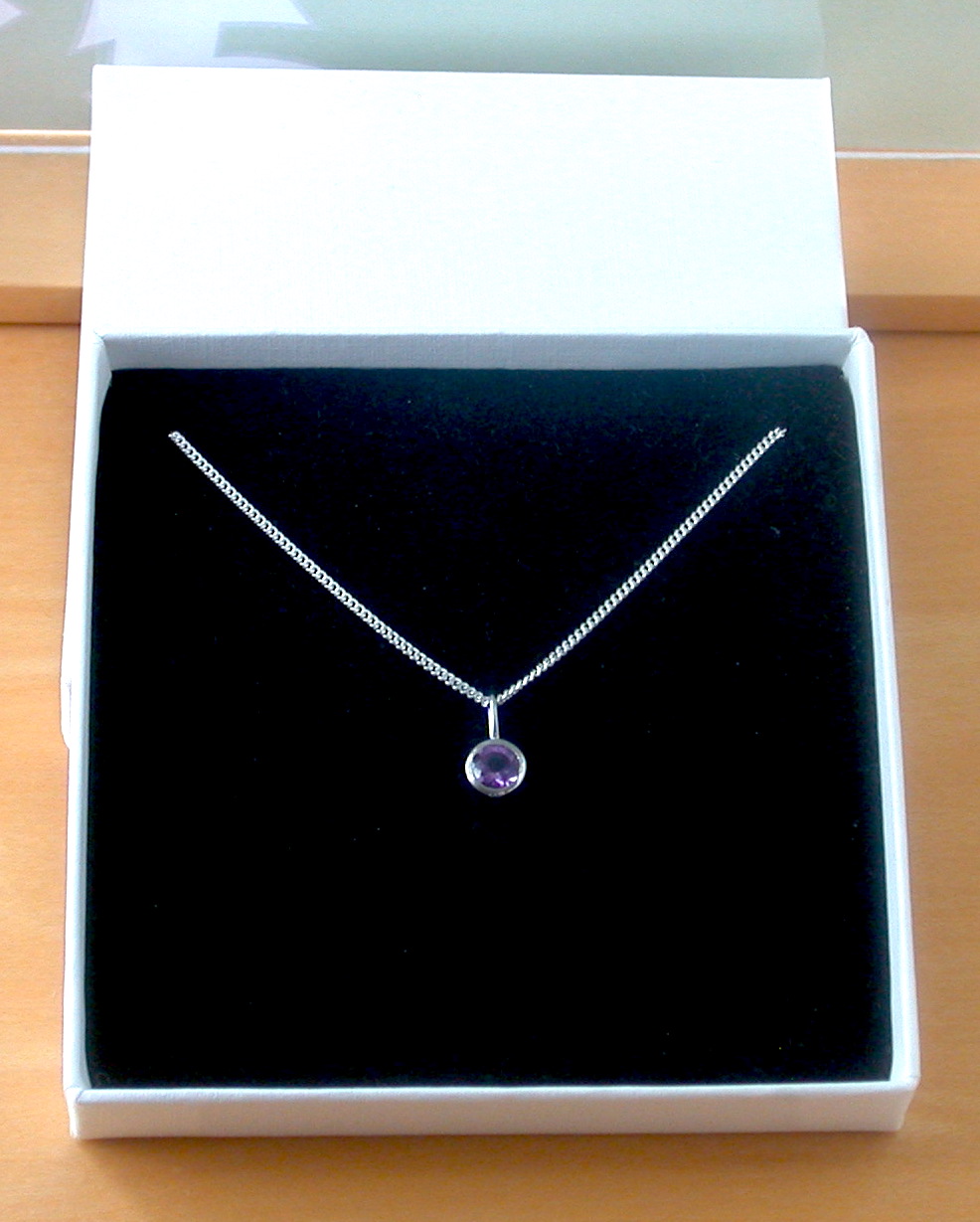 amethyst necklace uk
