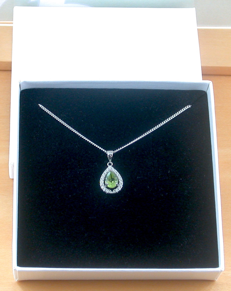 peridot necklace in gift box uk